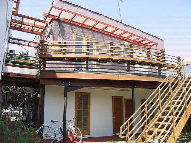 Courtyard view of Carriage H