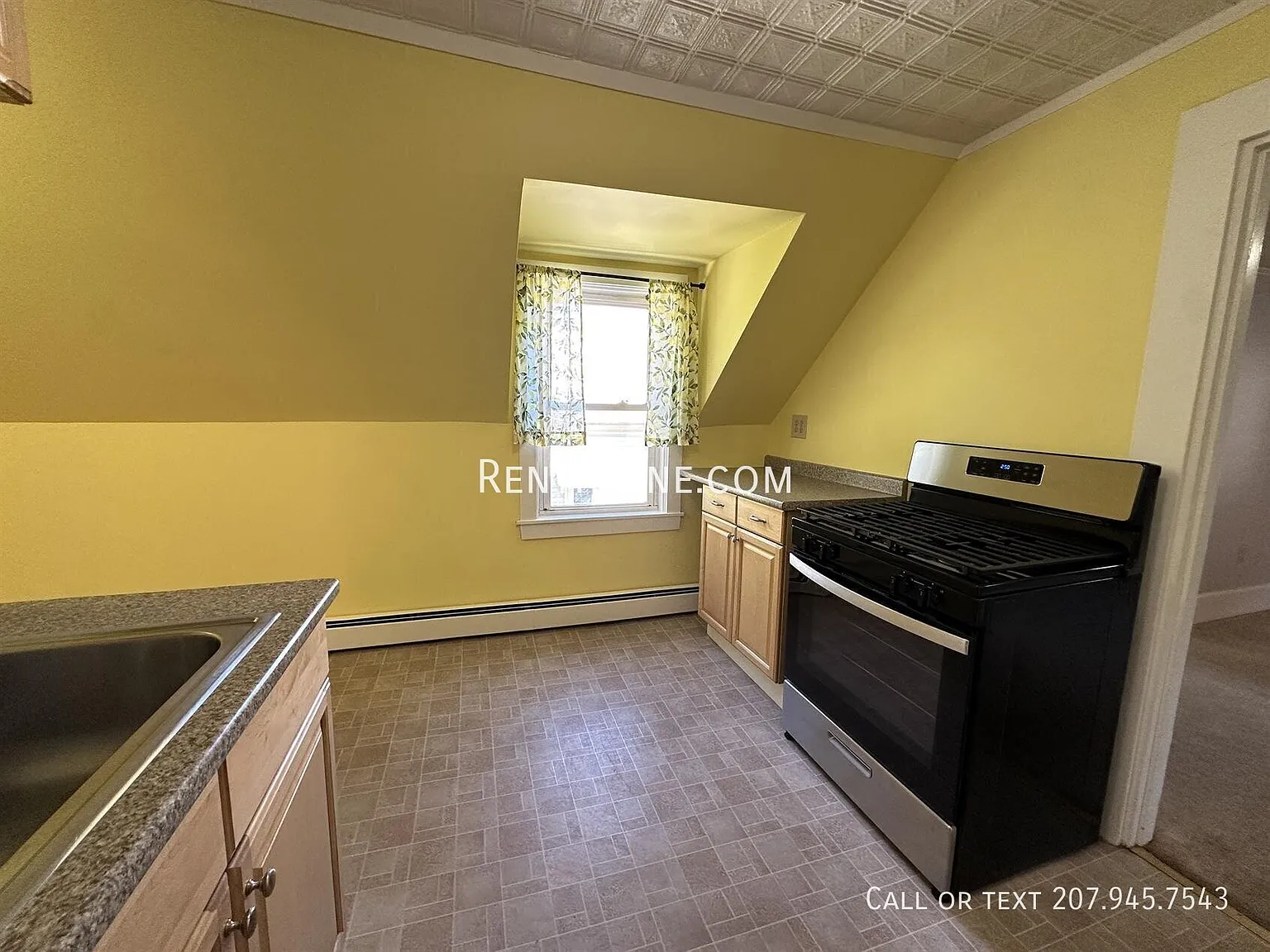 2 bed, $1,400 — Photo 2