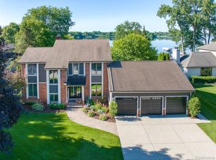 2545 Cedar Key Dr, Lake Orion, MI 48360