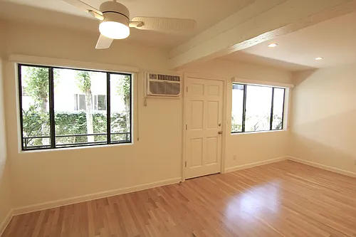 132 N Hayworth Ave #3A Photo 1