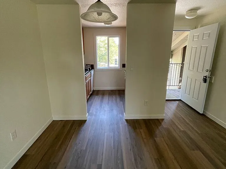 13410 SE Powell Blvd #9 — Photo 5