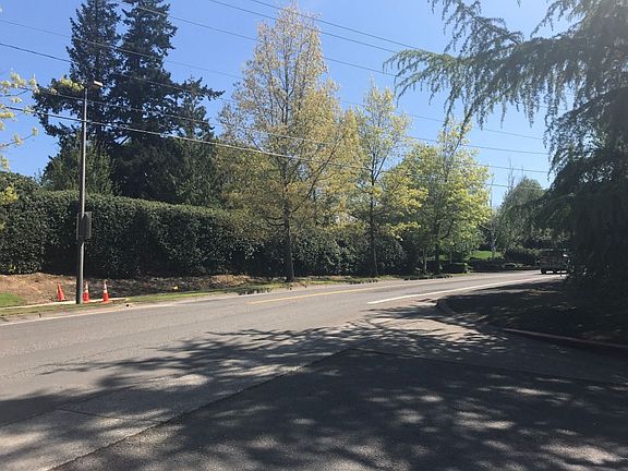 4th image of 3982 Carman Dr