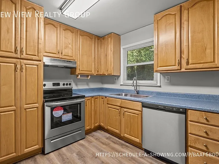 4800 Maplecrest Dr — Photo 9
