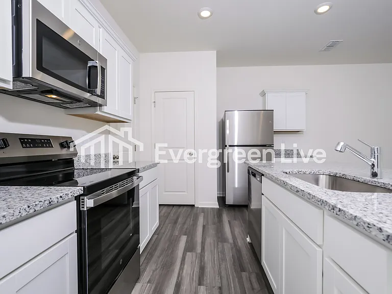 608 Berkeley Glen Rd — Photo 6