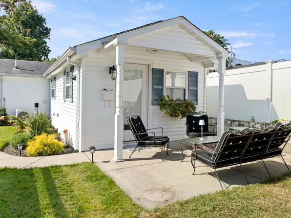 13 Tildean Ln, Bayville, NY 11709