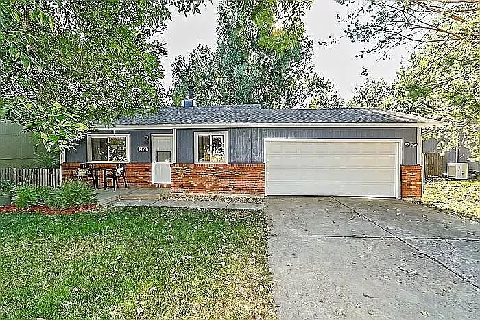 2452 Stover St — Photo 1