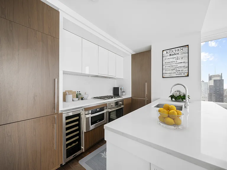 605 W 42nd St #54M — Photo 5