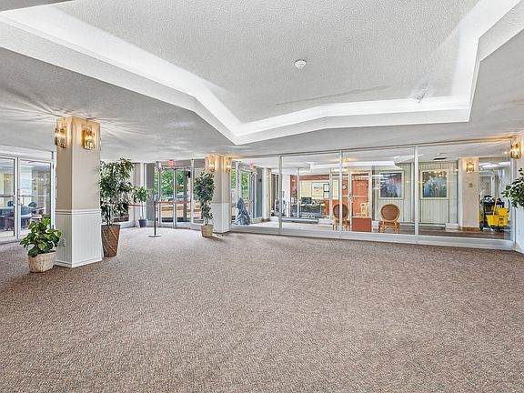 4th image of 101 Mulberry St APT 120