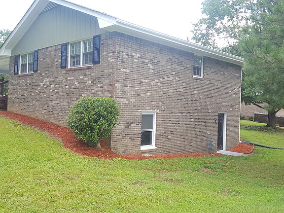 3rd image of 2505 Springdale Dr