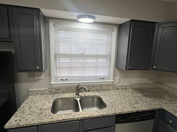 5th image of 2080B Kings Gate Cir SW