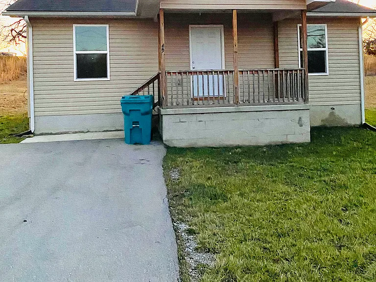 65 Short Rd — Photo 1
