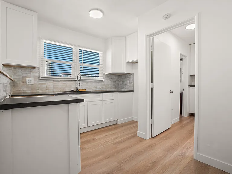 2540 Hermosa Ave — Photo 11