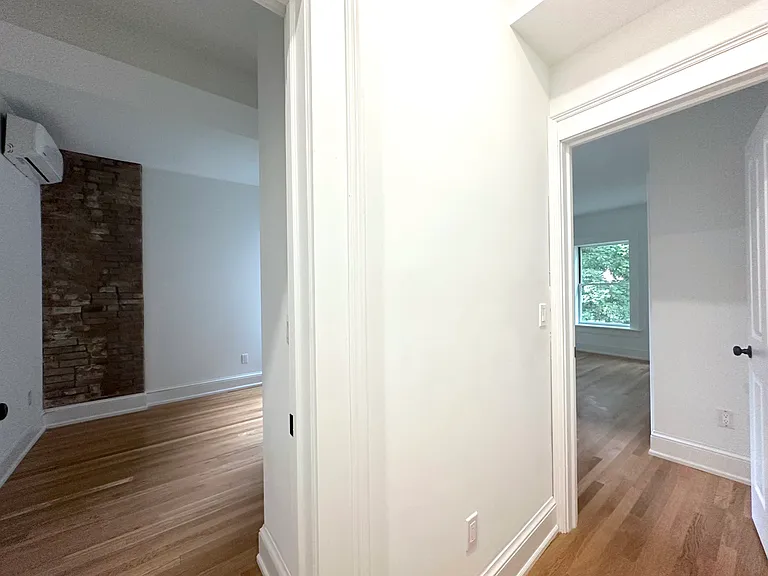 140 3rd St #3 — Photo 16