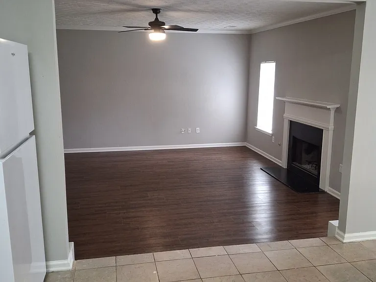 235 Vaness Dr — Photo 4