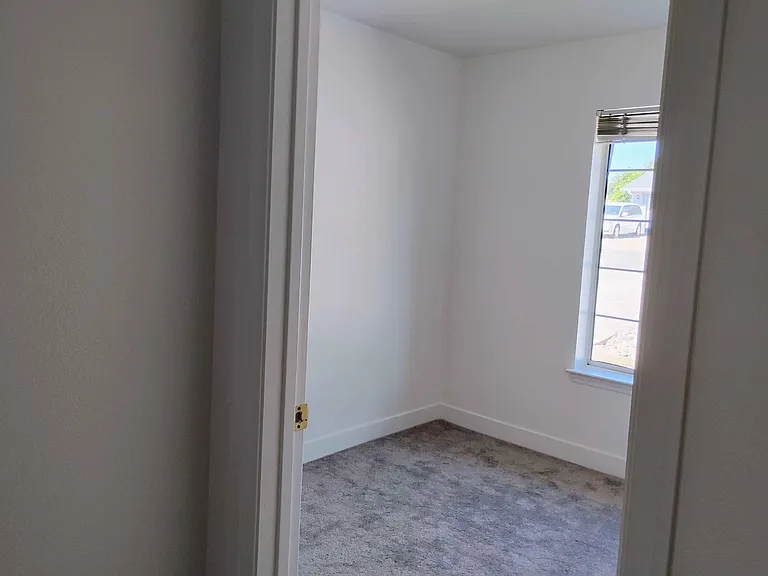 7331 Jonella Way — Photo 9