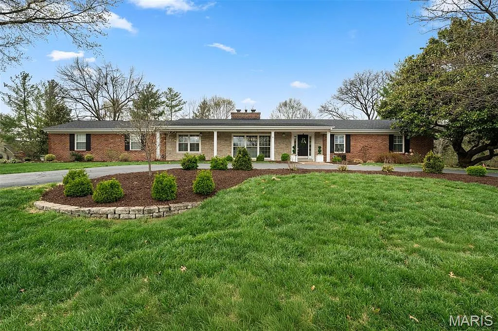 1815 Gray Dr photo 1