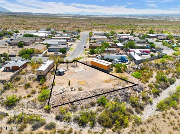 841 Fairlane Dr, Canutillo, TX 79835