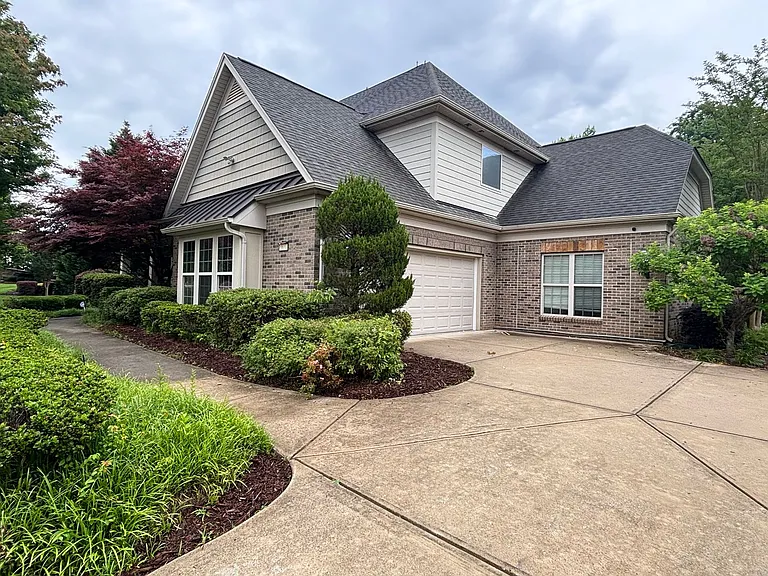8811 Tamarron Dr — Photo 3