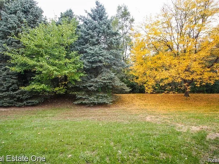 1520 Porter Cir — Photo 24