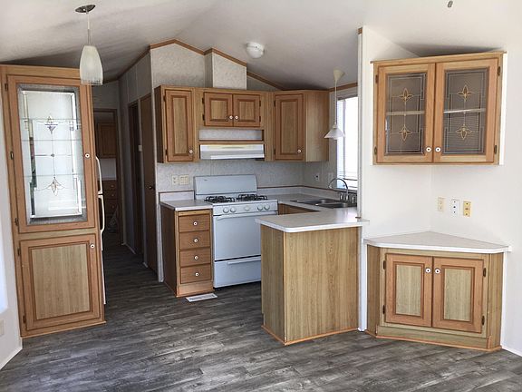 Built-ins galore. Not much furniture needed