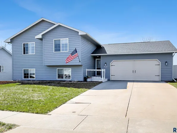 625 S Hickory Ln, Harrisburg, SD 57032