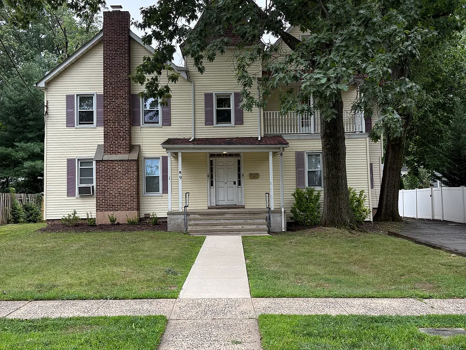 19 Essex Ave #4