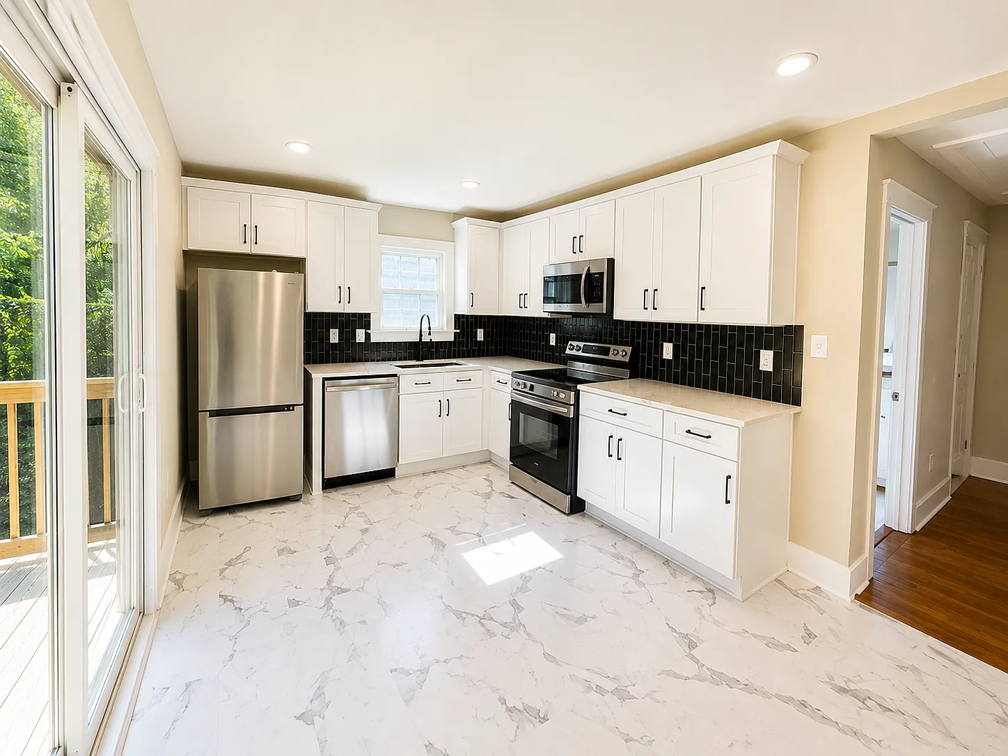 1603 Browns Ave — Photo 3