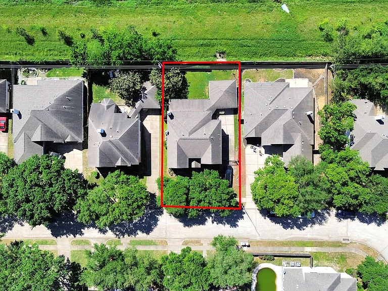 3210 Shadowwalk Dr — Photo 1