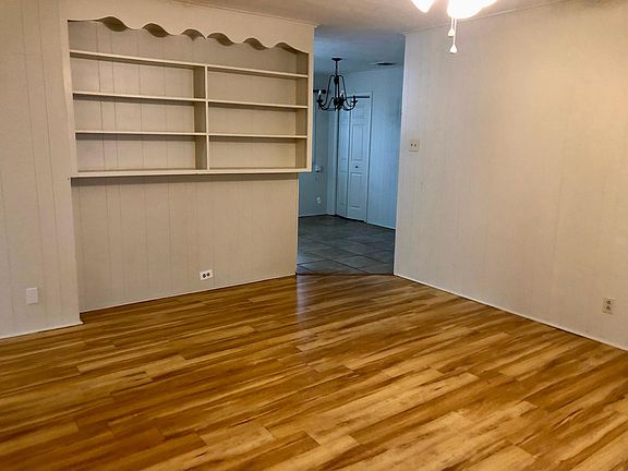 4th image of 313 E Ironwood Dr