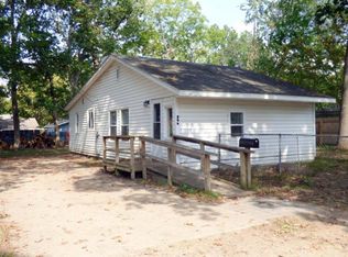 206 3rd Ave, Dowagiac, MI 49047