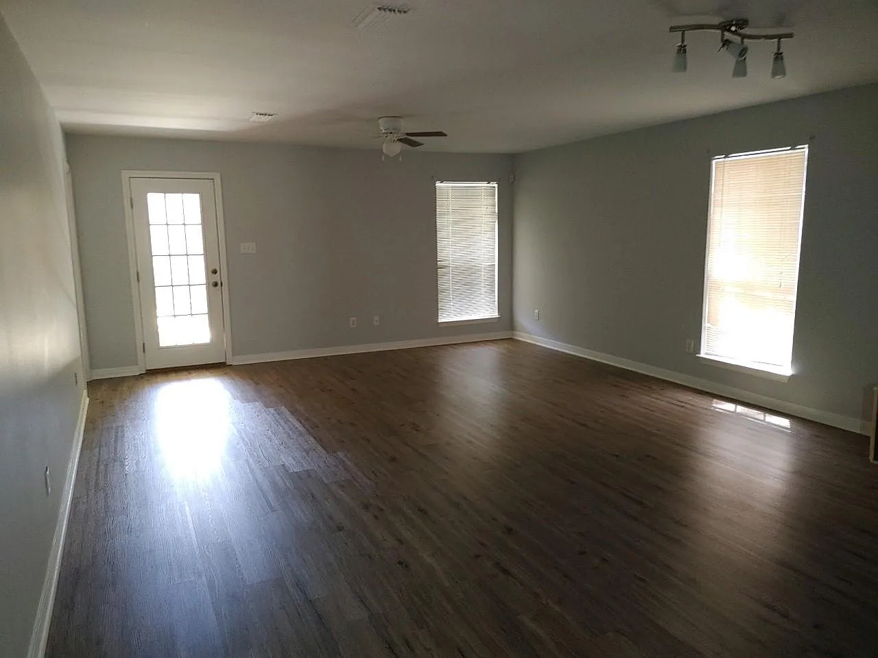 3 bed, 1425 sqft, $1,950 — Photo 3