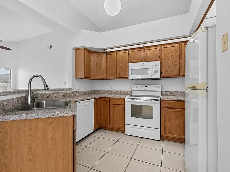 4059 Waterview Loop — Photo 12