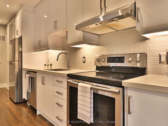 5th image of 35 Cloverdale Rd