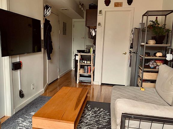 5th image of 1145 Dean St #1R