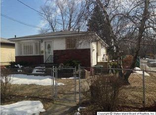 76 Macormac Pl, Staten Island, NY 10303