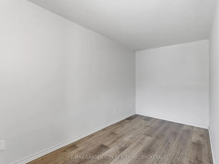25 Pelham Rd #UPPER — Photo 6