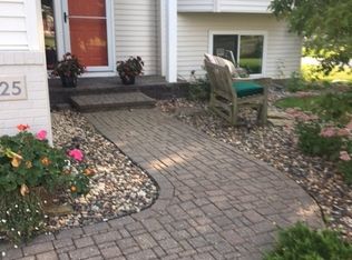 3425 Hartford Rd, Woodbury, MN 55125