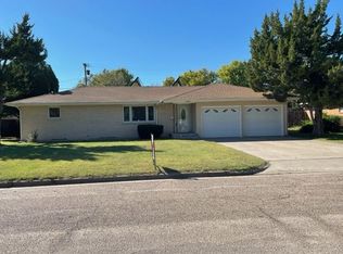 2003 N Belmont Pl, Garden City, KS 67846