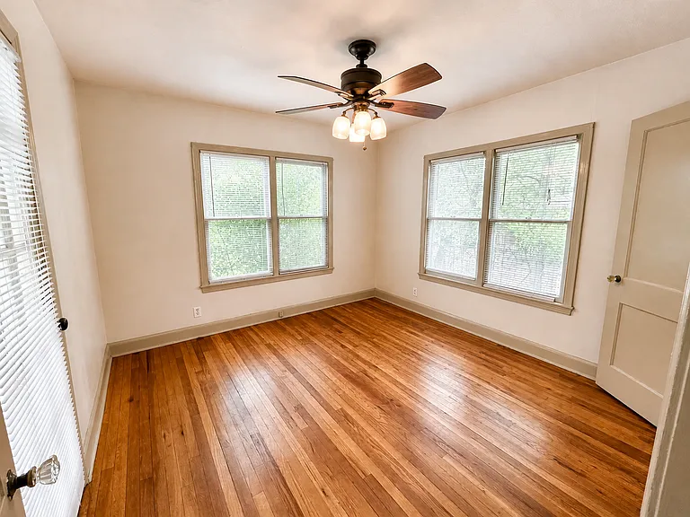 4406 Bennett Ave #A — Photo 24