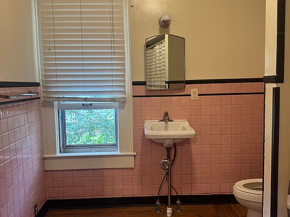 4th image of 1200 E University Ave APT 1