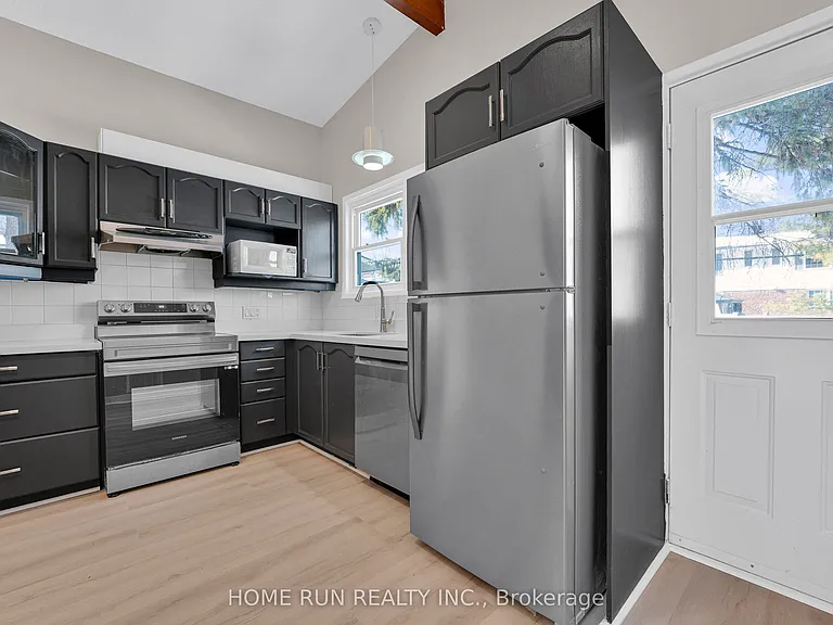 1259 Meadowlands Dr E — Photo 23