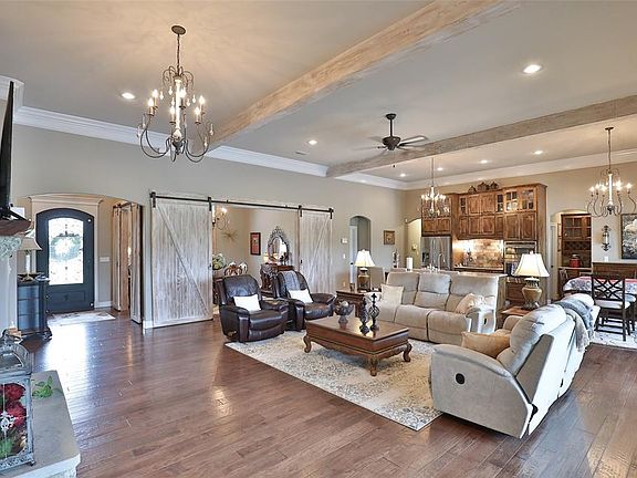 5th image of 125 Chardonnay Way