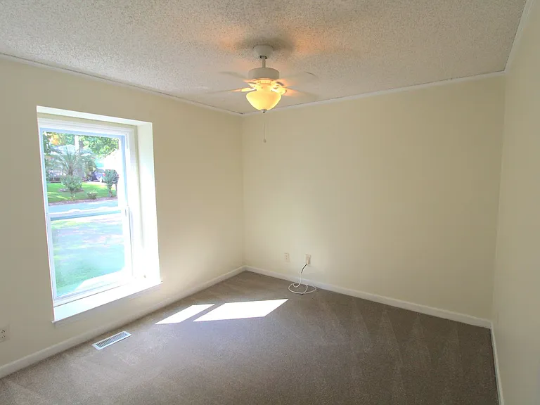 3032 Chenango Dr — Photo 18