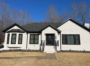 100 Colonial Ct, Lagrange, GA 30240