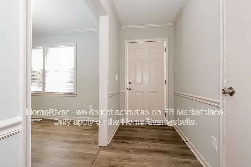 3 bed, 2.0 bath, 1396 sqft, $1,800 — Photo 3