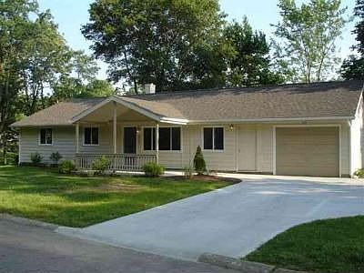 1st image of 3613 Woods Dr