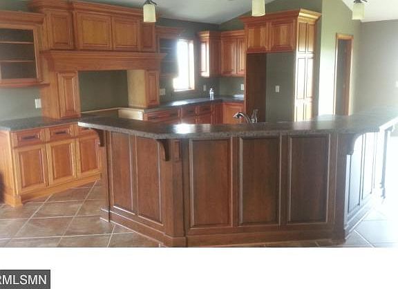 3rd image of 536 Oakwood Dr