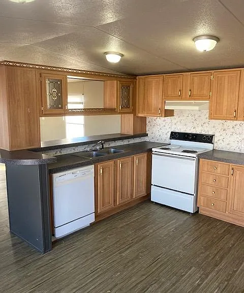 9210 Barton Ave — Photo 3
