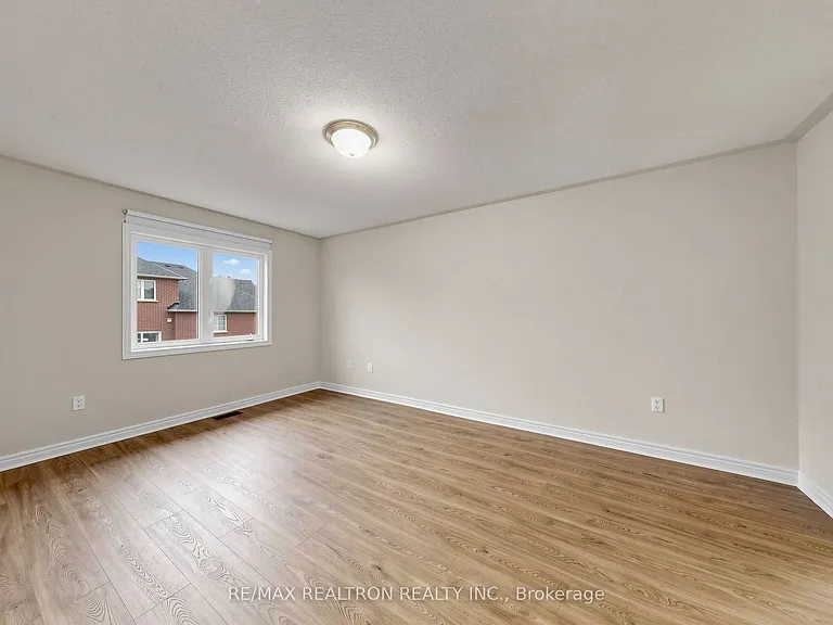 142 Mistywood Cres W — Photo 23