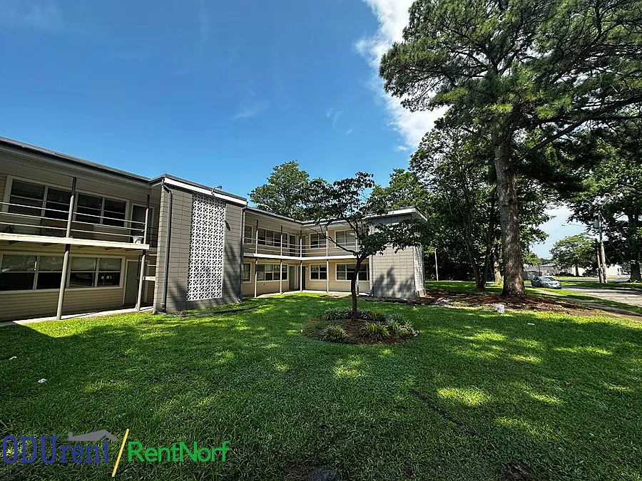 401 Warwick Ave
